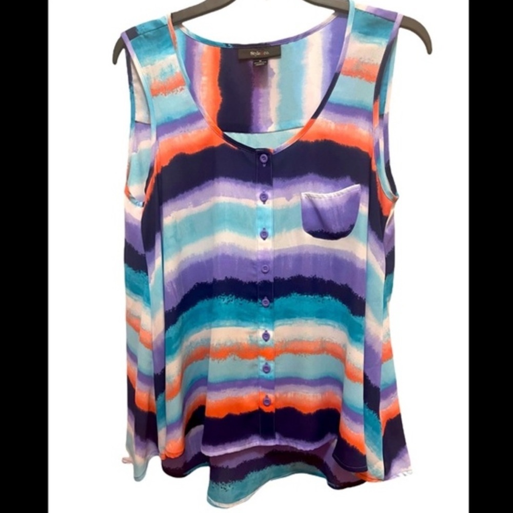 Style & Co High Low 8 Button Front Sleeveless Top
Size M EUC